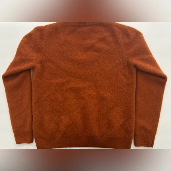 Gobi Women's Burnt Orange V-Neck cashmere Sweater - Picture 2 of 9